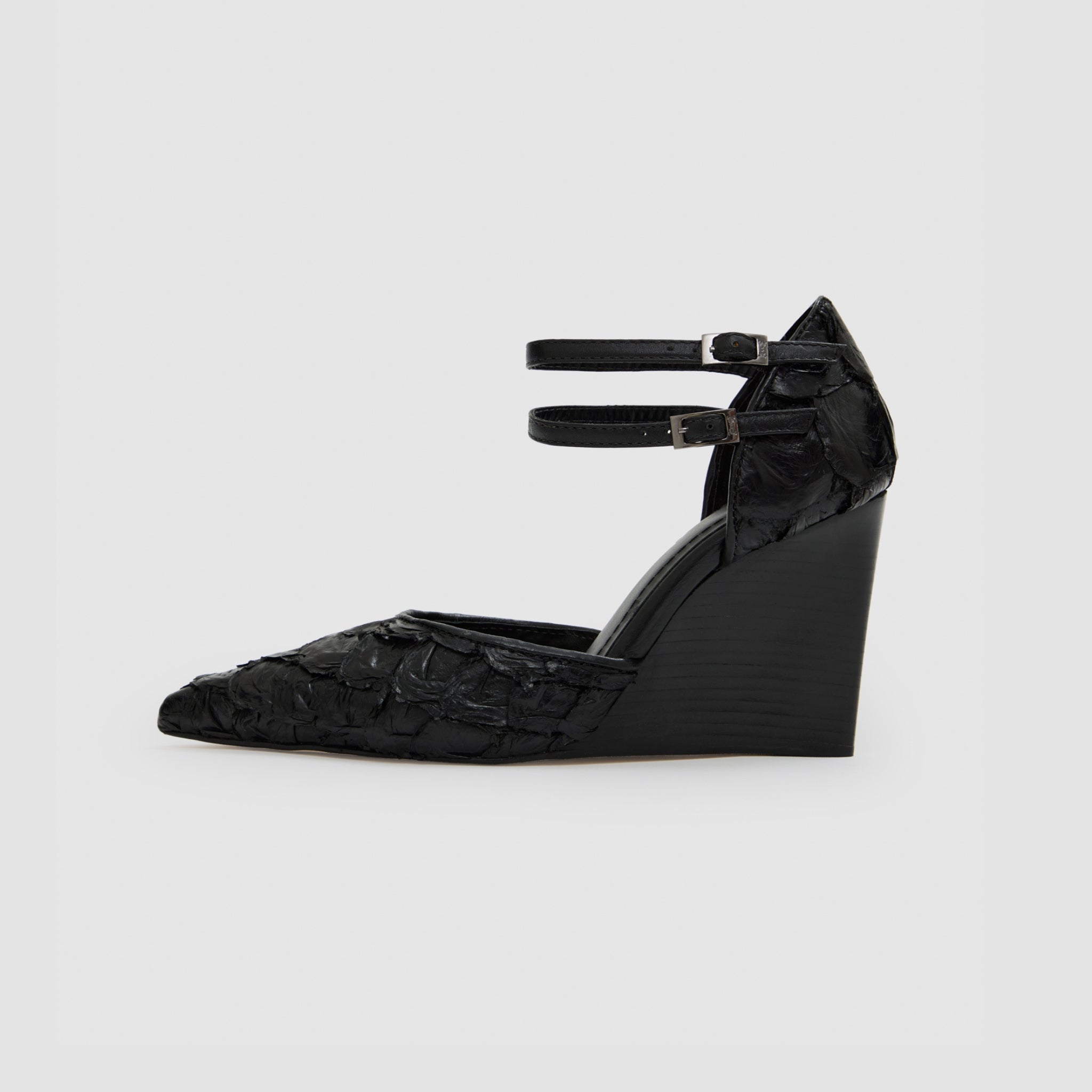Scarpin Anabela Couro Pirarucu