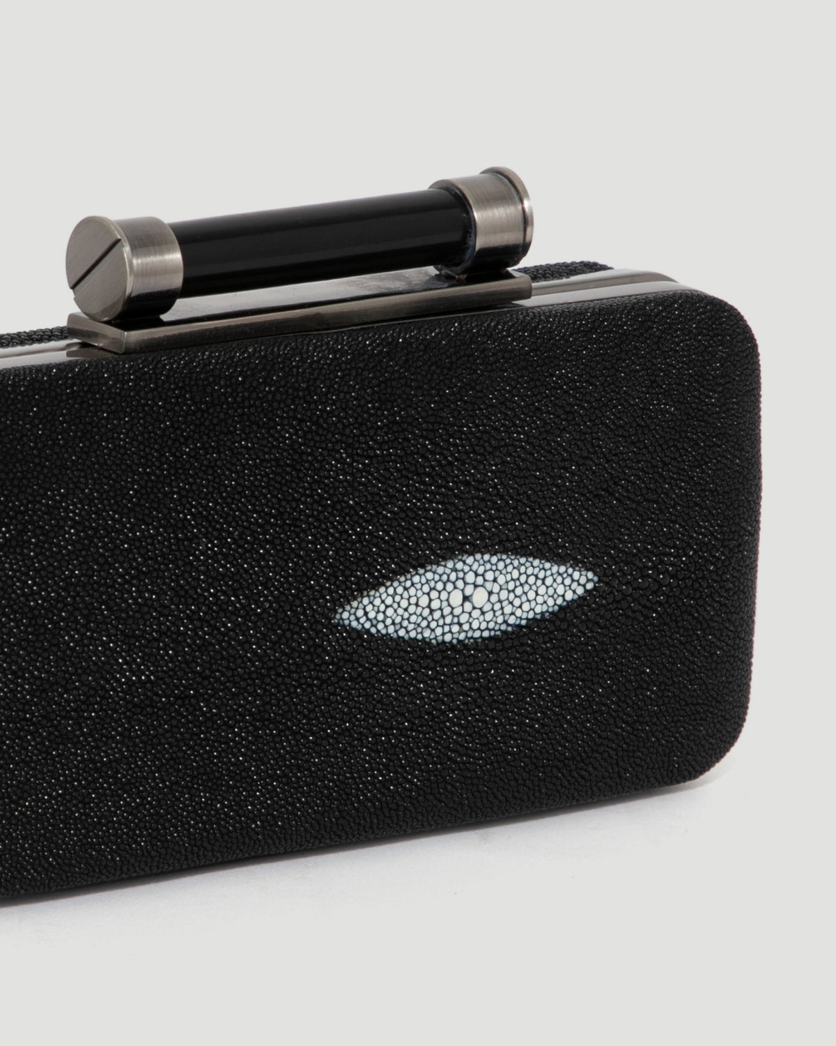 Clutch Aracá Couro Arraia